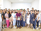 La delegación de comercio electrónico de Zhangjiagang visita la oficina de Highbright con un foro de gestión