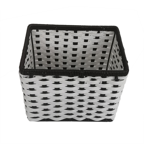 Cesta de ratán de plástico blanco y negro
